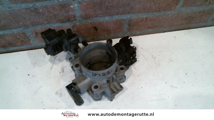 Gebrauchte Drosselklappengehäuse Hyundai Sonata 2.0i 16V Preis auf Anfrage angeboten von Autodemontage M.J. Rutte B.V.