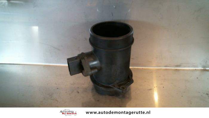 Begagnade Luftflödesmätare Mercedes Sprinter 3t (903) 308 CDI 16V Pris på förfrågan erbjuds av Autodemontage M.J. Rutte B.V.
