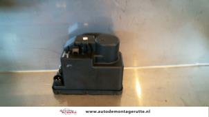 Used Electric central locking vacuum pump Mercedes E (C124) 2.3 230 CE Price on request offered by Autodemontage M.J. Rutte B.V.