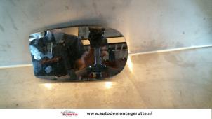 Used Mirror glass, right Fiat Punto II (188) 1.2 60 S 3-Drs. Price on request offered by Autodemontage M.J. Rutte B.V.