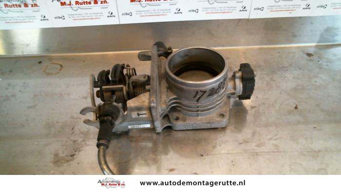 Usagé Boitier papillon BMW 3 serie (E36/4) 320i 24V Prix sur demande proposé par Autodemontage M.J. Rutte B.V.