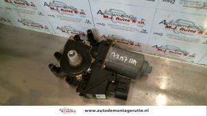 Usados Motor de ventanilla de puerta Audi A6 (C5) 2.8 V6 30V Precio de solicitud ofrecido por Autodemontage M.J. Rutte B.V.