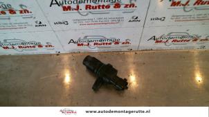 Used Camshaft sensor Peugeot 107 1.0 12V Price on request offered by Autodemontage M.J. Rutte B.V.