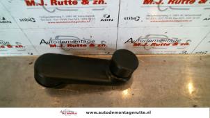 Used Window winder Renault Trafic New (FL) 2.0 dCi 16V 90 Price on request offered by Autodemontage M.J. Rutte B.V.