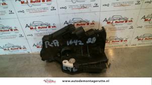 Used Rear door mechanism 4-door, right BMW 3 serie Compact (E36/5) 316i Price on request offered by Autodemontage M.J. Rutte B.V.