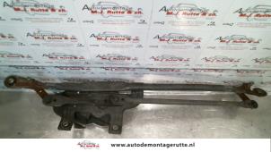 Gebrauchte Scheibenwischermotor + Mechanik Alfa Romeo 146 (930B) 1.6 Twin Spark 16V Preis auf Anfrage angeboten von Autodemontage M.J. Rutte B.V.