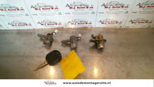 Used Door lock cylinder, right Chevrolet Nubira Wagon (J100) 1.6 16V Price on request offered by Autodemontage M.J. Rutte B.V.