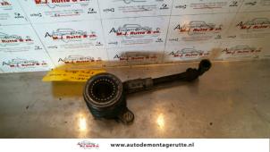 Used Clutch slave cylinder Renault Trafic New (FL) 2.0 dCi 16V 90 Price on request offered by Autodemontage M.J. Rutte B.V.