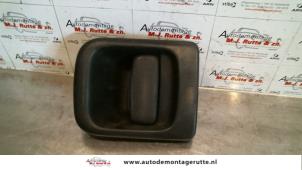 Used Door handle 2-door, right Renault Master III (FD/HD) 2.2 dCi 16V Price on request offered by Autodemontage M.J. Rutte B.V.