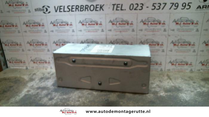 Używane Modul nawigacji Volvo S80 (TR/TS) 2.4 SE 20V 170 Cena na żądanie oferowane przez Autodemontage M.J. Rutte B.V.