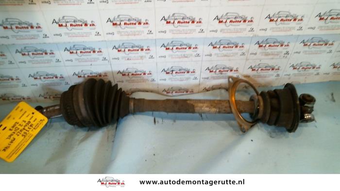Gebrauchte Antriebswelle links vorne Renault Master II (FD/HD) 2.2 dCi 16V Preis auf Anfrage angeboten von Autodemontage M.J. Rutte B.V.