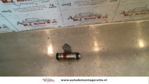 Usados Inyector (inyección de gasolina) Volkswagen Lupo (6X1) 1.4 16V 75 Precio de solicitud ofrecido por Autodemontage M.J. Rutte B.V.