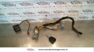 Used Ignition lock + key Citroen Xsara Picasso (CH) 2.0 HDi 90 Price on request offered by Autodemontage M.J. Rutte B.V.