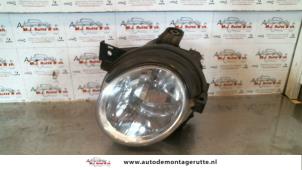 Used Headlight, left Kia Magentis (GD) 2.5 V6 24V Price on request offered by Autodemontage M.J. Rutte B.V.