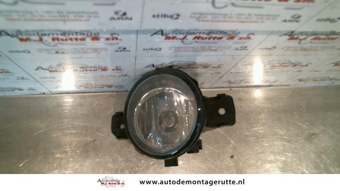 Fog light, front right from a Renault Clio II (BB/CB) 1.6 16V 2001