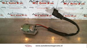 Used Cooling fan resistor Ford Mondeo III Wagon 2.0 16V Price on request offered by Autodemontage M.J. Rutte B.V.
