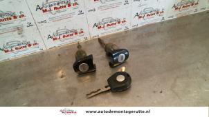 Used Door lock cylinder, right Volkswagen Passat Syncro/4Motion (3B2) 2.8 30V Price on request offered by Autodemontage M.J. Rutte B.V.