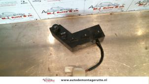 Used Electric seat switch Ssang Yong Rexton 2.7 Xdi RX/RJ 270 16V Price on request offered by Autodemontage M.J. Rutte B.V.