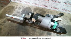 Used Front seatbelt, right Volvo S80 Price on request offered by Autodemontage M.J. Rutte B.V.