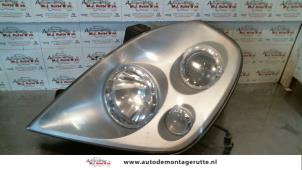 Used Headlight, left Ssang Yong Rexton 2.7 Xdi RX/RJ 270 16V Price on request offered by Autodemontage M.J. Rutte B.V.