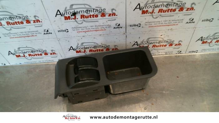 Usados Interruptor combinado de ventanillas Daewoo Lanos (TA/TF08/48/86) 1.5 Precio de solicitud ofrecido por Autodemontage M.J. Rutte B.V.