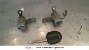 Used Door lock cylinder, right Chevrolet Nubira (J200) 1.6 16V Price on request offered by Autodemontage M.J. Rutte B.V.
