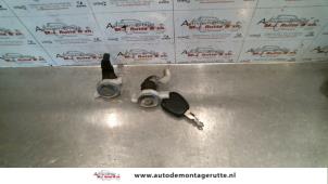 Gebrauchte Türschlosszylinder rechts Renault Megane (EA) 2.0 IDE 16V Preis auf Anfrage angeboten von Autodemontage M.J. Rutte B.V.