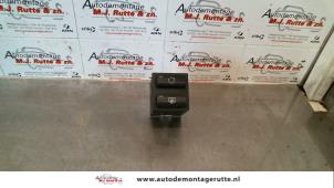 Used Rear window heating switch BMW 3 serie (E46/4) 316i Price on request offered by Autodemontage M.J. Rutte B.V.