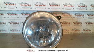 Used Headlight, right Jeep Cherokee/Liberty (KJ) 2.8 CRD 16V Price on request offered by Autodemontage M.J. Rutte B.V.