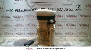 Usados Bomba eléctrica de combustible Seat Ibiza II Facelift (6K1) 1.4 16V Precio de solicitud ofrecido por Autodemontage M.J. Rutte B.V.
