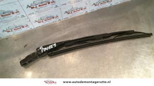 Used Rear wiper arm Hyundai Matrix 1.6 16V Price on request offered by Autodemontage M.J. Rutte B.V.