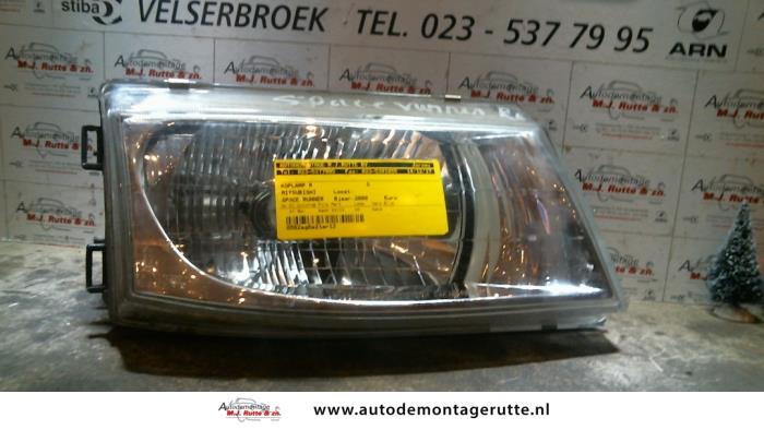Używane Reflektor prawy Mitsubishi Space Runner (N6) 1.8 16V GDI Cena na żądanie oferowane przez Autodemontage M.J. Rutte B.V.