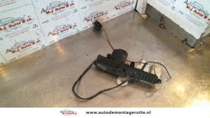 Used Central locking motor Ford Ka I 1.3i Price on request offered by Autodemontage M.J. Rutte B.V.