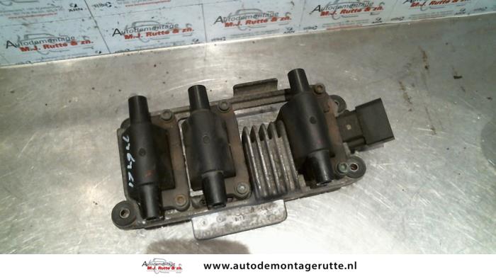 Gebrauchte Zündspule Volkswagen Passat Variant Syncro/4Motion (3B5) 2.8 30V Syncro Preis auf Anfrage angeboten von Autodemontage M.J. Rutte B.V.