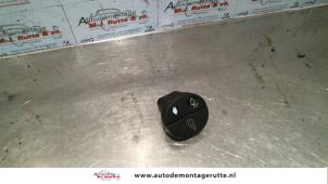 Used Electric window switch Ford Fiesta 4 1.3i Price on request offered by Autodemontage M.J. Rutte B.V.