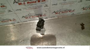 Used Throttle position sensor BMW 5 serie Touring (E39) 520i 24V Price on request offered by Autodemontage M.J. Rutte B.V.