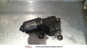 Used Front wiper motor Ssang Yong Korando Cabrio (KJ) 2.9 TD Price on request offered by Autodemontage M.J. Rutte B.V.