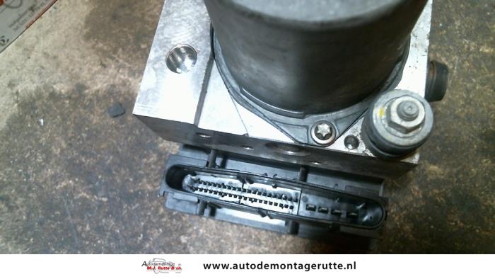 ABS pump from a Peugeot 307 2002