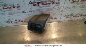 Usados Mando de radio volante Opel Astra H (L48) 1.8 16V Precio de solicitud ofrecido por Autodemontage M.J. Rutte B.V.