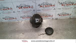 Used Fuel cap Smart City-Coupé 0.6 Turbo i.c. Smart&Pulse Price on request offered by Autodemontage M.J. Rutte B.V.