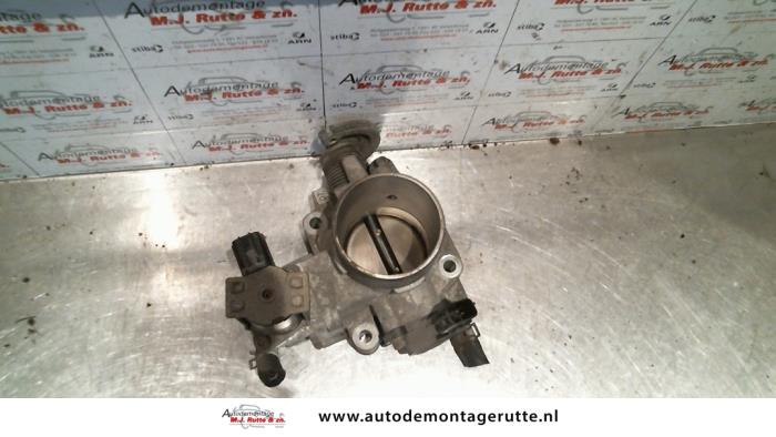 Używane Przepustnica Mazda 626 (GW19) 1.8i 16V Cena na żądanie oferowane przez Autodemontage M.J. Rutte B.V.