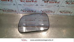Used Mirror glass, left Peugeot 307 (3A/C/D) 2.0 16V Price on request offered by Autodemontage M.J. Rutte B.V.