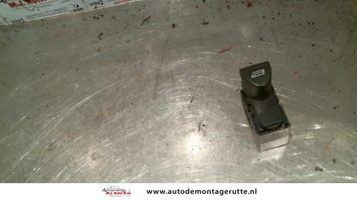 Usados Interruptor de ventanilla eléctrica Fiat Marea Weekend (185BX/CX) 1.6 16V Precio de solicitud ofrecido por Autodemontage M.J. Rutte B.V.