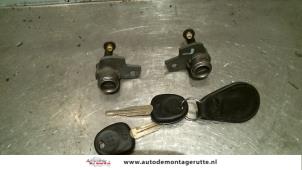 Used Door lock cylinder, left Hyundai Accent 1.5i 16V Price on request offered by Autodemontage M.J. Rutte B.V.