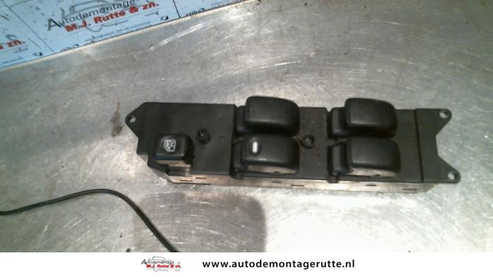 Usados Interruptor combinado de ventanillas Mitsubishi Galant (EA/EC) 2.4 GDI 16V Precio de solicitud ofrecido por Autodemontage M.J. Rutte B.V.