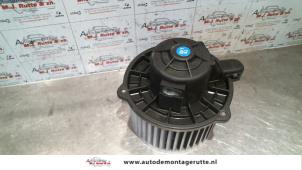 Usados Motor de ventilador de calefactor Hyundai Getz 1.4i 16V Precio de solicitud ofrecido por Autodemontage M.J. Rutte B.V.