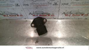 Used Mapping sensor (intake manifold) Hyundai H-1/H-200 2.5 Tdi Price on request offered by Autodemontage M.J. Rutte B.V.