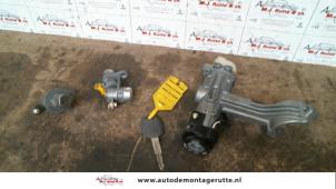Gebrauchte Schlossset Zylinder (komplett) Kia Picanto (BA) 1.0 12V Preis auf Anfrage angeboten von Autodemontage M.J. Rutte B.V.