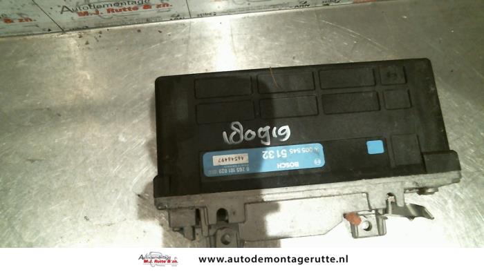 Ordenador de gestión de motor de un Mercedes-Benz E Combi (S124) 2.0 E-200 16V 1994
