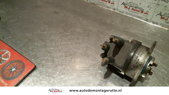 Used Ignition system (complete) Renault Clio (B/C57/357/557/577) 1.8 16V Kat. Price on request offered by Autodemontage M.J. Rutte B.V.